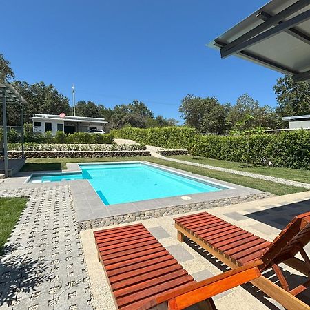 Amazilia Guesthouse Ліберія Екстер'єр фото